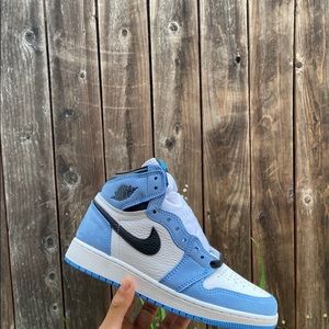 Jordan 1 university blue